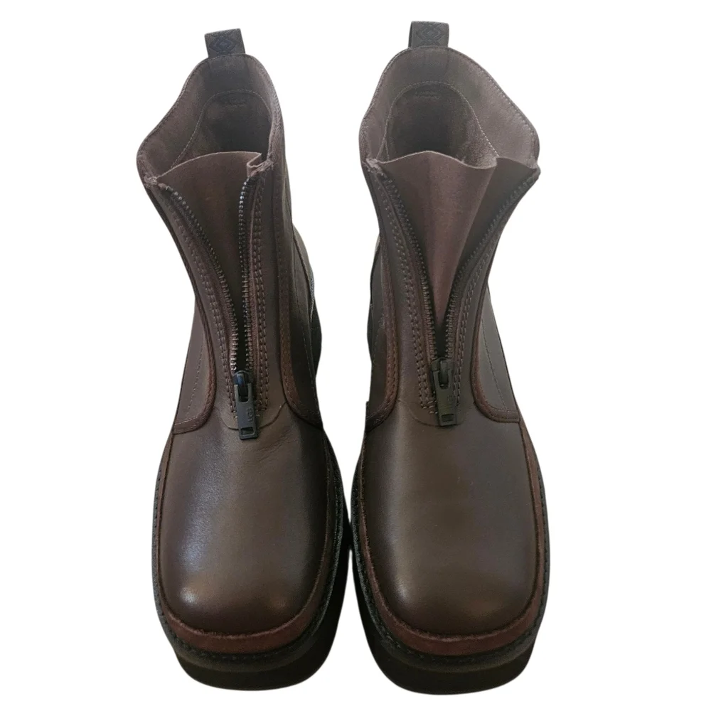 UGG new without